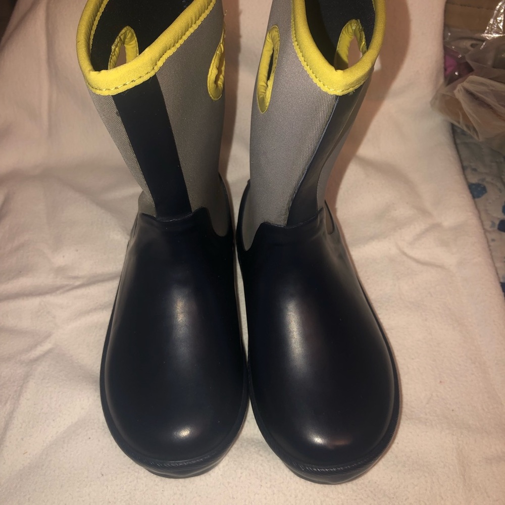 UGG  rain boots